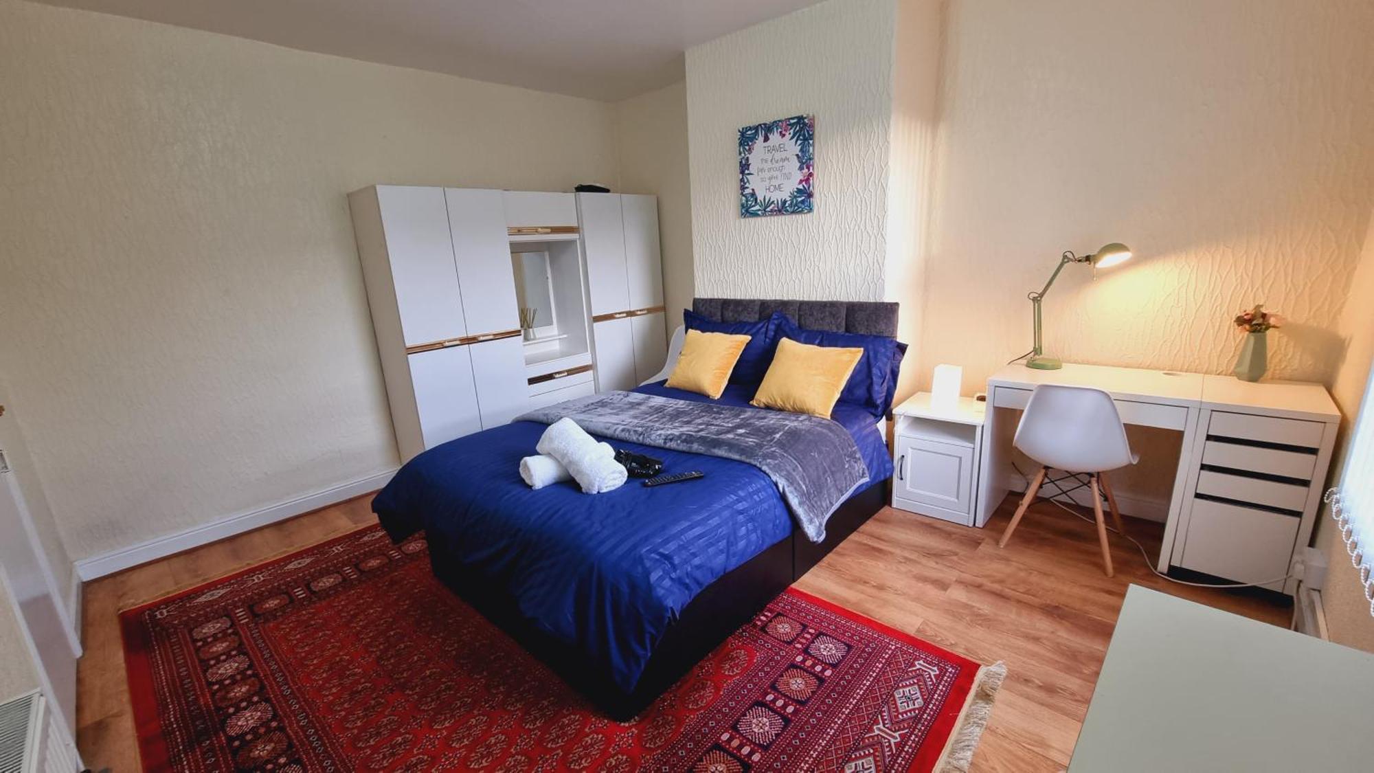 Spacious Two Bedroom House, Parking And Wifi Leeds  Buitenkant foto