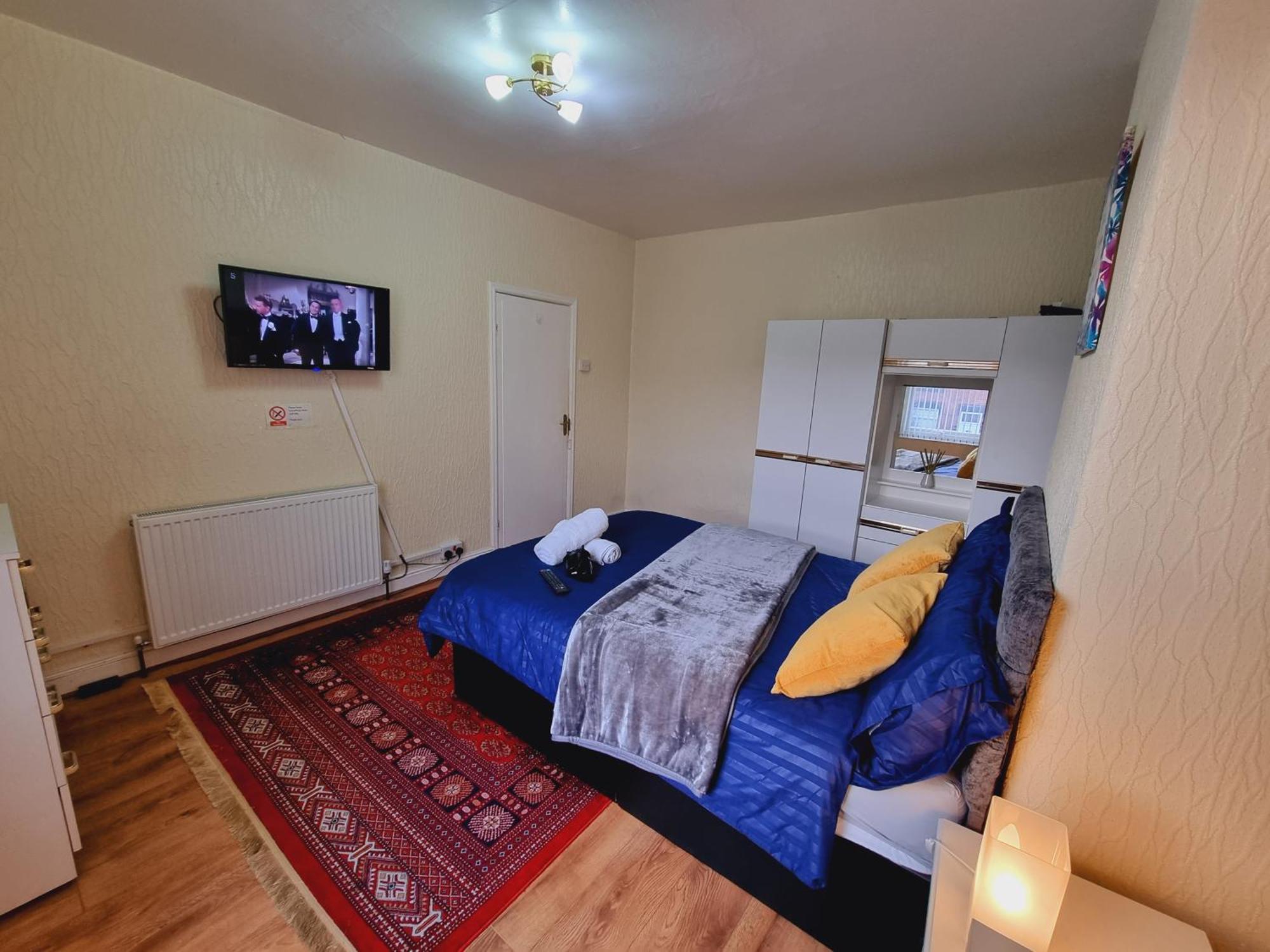 Spacious Two Bedroom House, Parking And Wifi Leeds  Buitenkant foto